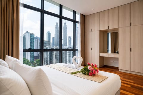 Bed, Living room, Photo of the whole room, Seating area, Bedroom, wardrobe