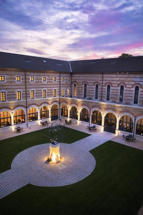 Property building, Patio, Facade/entrance, Night, Summer, Landmark view, Time of day, Sunset