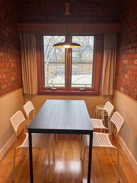 West Side Vancouver Private Room, Near UBC, Beaches and Transit Bed and Breakfast in Vancouver