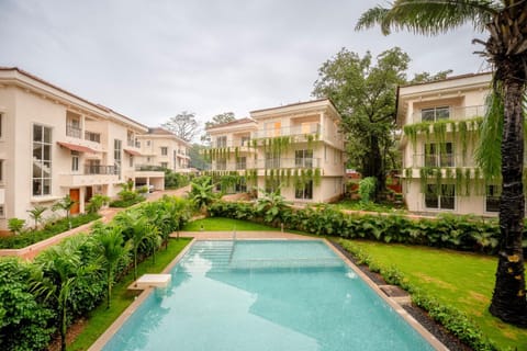 Property building, Garden, Swimming pool, Swimming pool