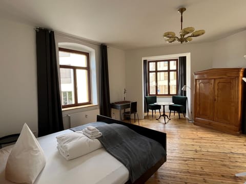 Bed, Photo of the whole room, Seating area, wardrobe