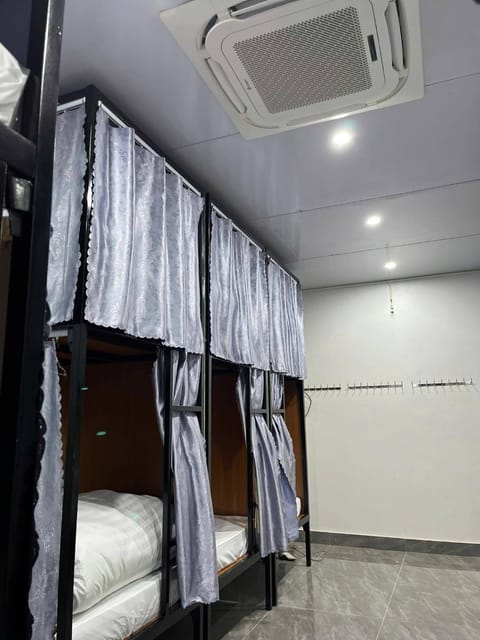 Photo of the whole room, Bedroom, bunk bed