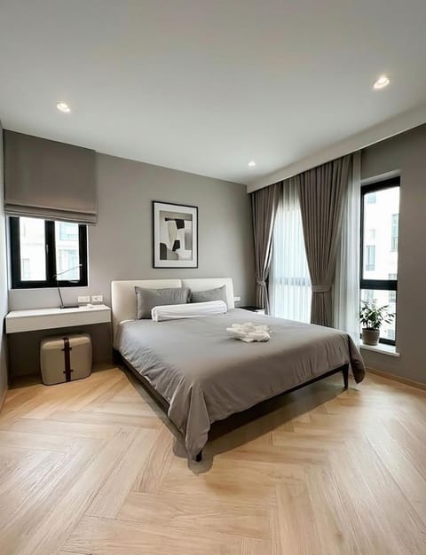 Bed, Bedroom, towels