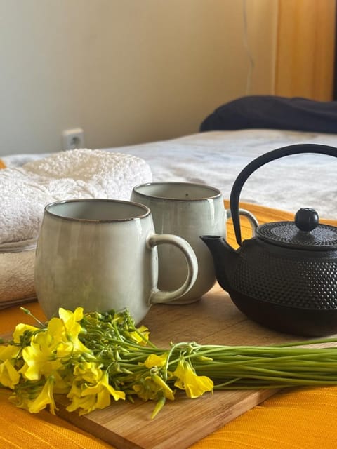 Bed, Food and drinks, Bedroom