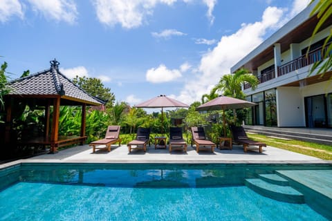 Property building, Swimming pool