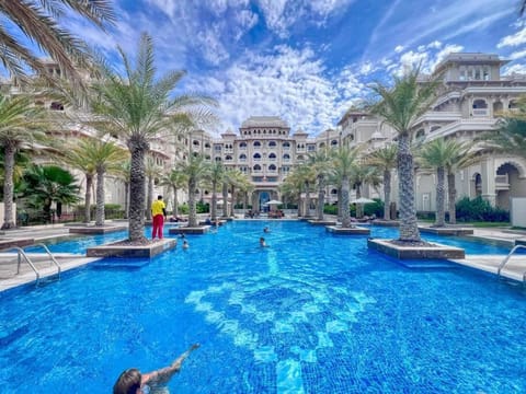 Swimming pool, Swimming pool