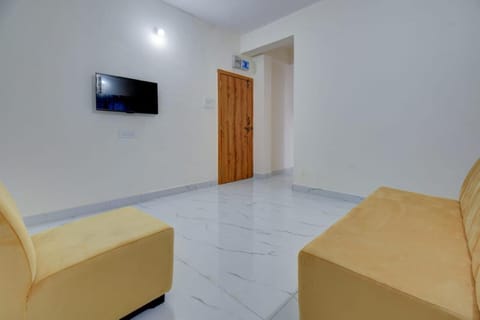 Communal lounge/ TV room, TV and multimedia, Living room, Seating area