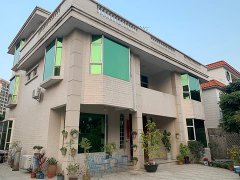 Property building, Day
