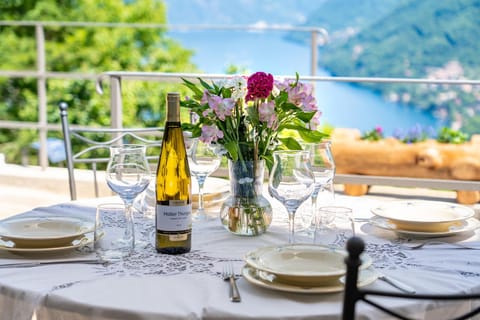 Patio, Spring, Day, Natural landscape, View (from property/room), Balcony/Terrace, Food and drinks, Dining area, Garden view, Lake view, Landmark view, Mountain view