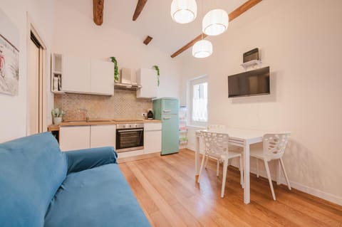 TV and multimedia, Kitchen or kitchenette, Living room, oven