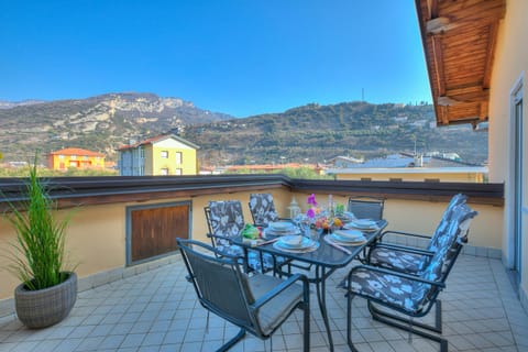Balcony/Terrace, Dining area