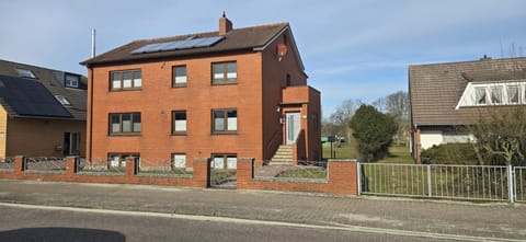 Property building, Day, Street view