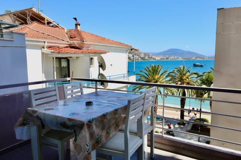 Day, View (from property/room), Balcony/Terrace, Dining area, Sea view