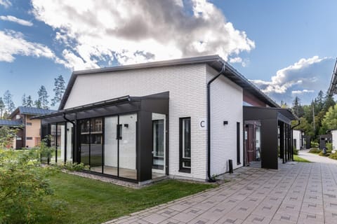 Property building, Day