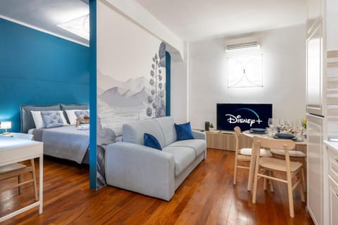 Living room, Seating area, Bedroom, Lunch