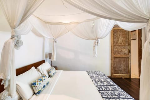 The Station House, 6BR Private Villa in Canggu Villa in North Kuta
