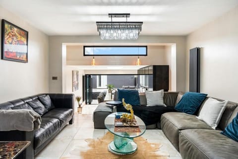 Living room, Seating area, heating