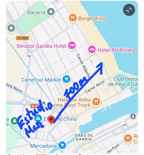 Golden Tower 2 Auto Check-in Bed and Breakfast in Gandia