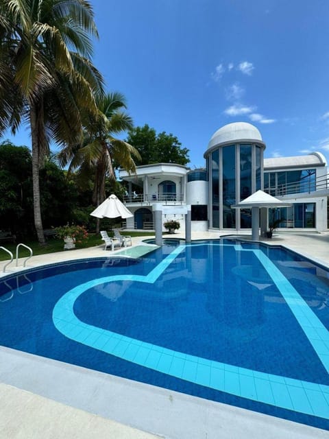 Property building, Pool view, Swimming pool, sunbed