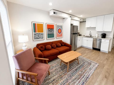 Kitchen or kitchenette, Living room, Photo of the whole room, Seating area