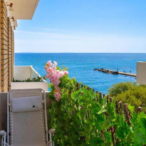 View (from property/room), Balcony/Terrace, Sea view