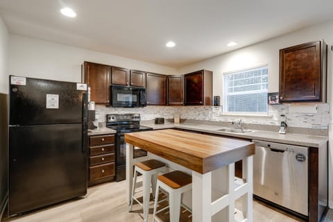 1 Mi to Resort Marina! Greenbackville Retreat House in Chincoteague Island