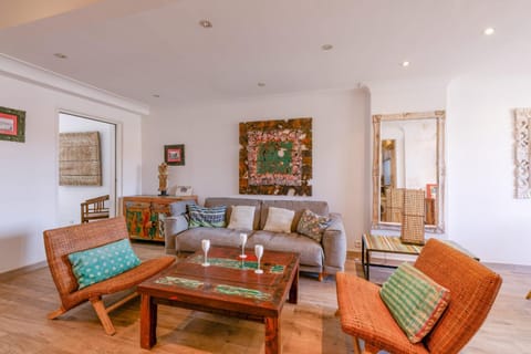 Living room, Area and facilities