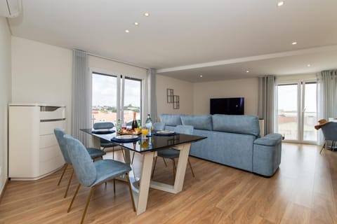 TV and multimedia, Living room, Dining area