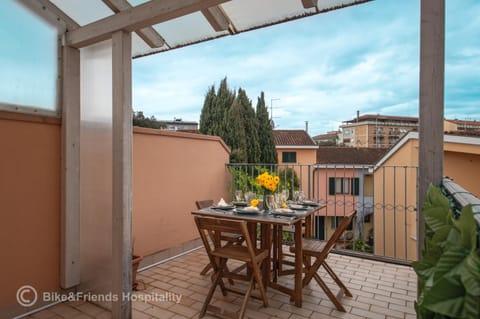 Property building, Patio, Day, View (from property/room), Balcony/Terrace, Dining area