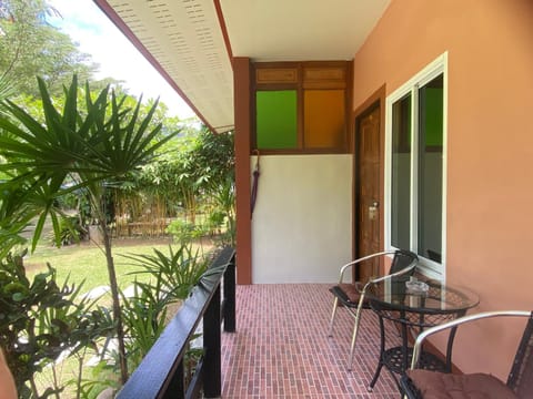 Baan Longhaad Hostel in Sala Dan