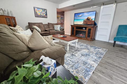 Communal lounge/ TV room, TV and multimedia, Living room, Photo of the whole room, Seating area, Evening entertainment
