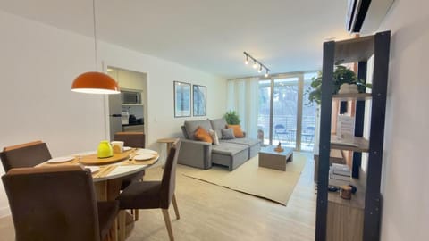 TV and multimedia, Seating area, Dining area
