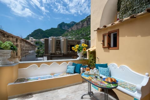 Patio, Spring, Natural landscape, View (from property/room), Balcony/Terrace