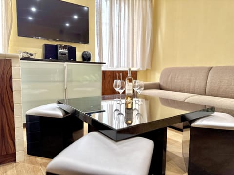 Communal lounge/ TV room, Living room