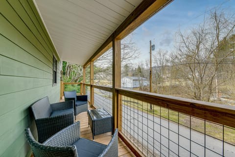 Walk to Main St! Mtn-View Getaway in Waynesville House in Waynesville
