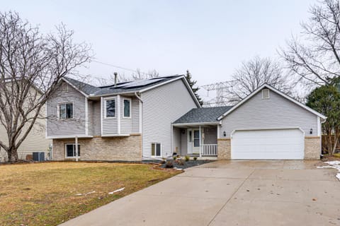 Deck and Outdoor Dining! Spacious St Paul Getaway House in Maplewood