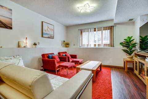 Deck and Outdoor Dining! Spacious St Paul Getaway House in Maplewood