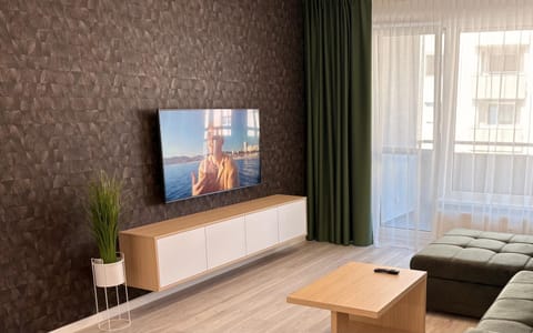 Communal lounge/ TV room, TV and multimedia, Living room, Seating area, Evening entertainment
