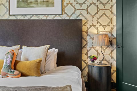 Skyline Views Hot Tub Fire Pit Grill & Parking House in East Nashville