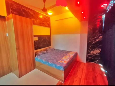 Bed, Bedroom, wardrobe, air conditioner