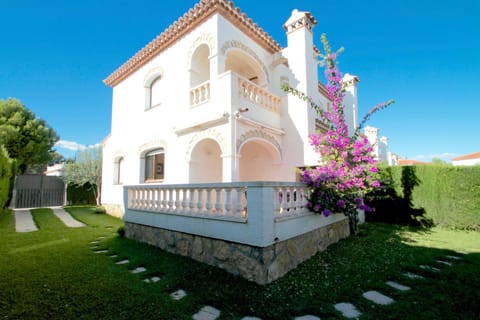 Facade/entrance, Garden