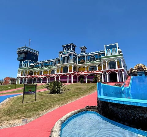 Property building, Day, Pool view, Swimming pool