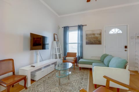 Extended Stay Near Dtwn! Spacious ATL Home with Yard House in Atlanta