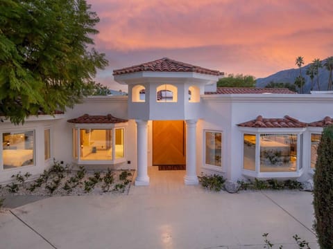 Luxury 6br Palm Springs Retreat with Private Pool & Spa House in Palm Springs