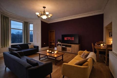 Contractors and Guests Grand 3 Bedroom Central Free Parking Fully equipped Apartment in Glasgow