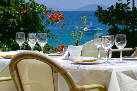 Day, Natural landscape, Food and drinks, Dining area, Food, Sea view, Drinks