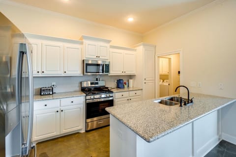 Near Plant and Data Center! Work-Ready Canton Base House in Mississippi