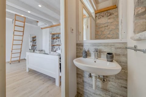 Authentic Dalmatian stone villa Villa in Selca, Brač