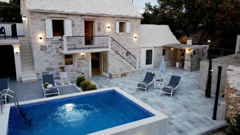 Property building, Patio, Day, Natural landscape, View (from property/room), Balcony/Terrace, Pool view, Swimming pool, sunbed
