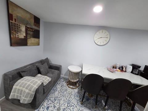 Private Executive Suite Apartment in Waterbury